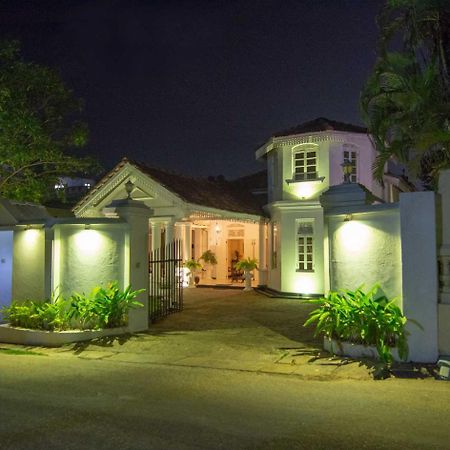 Villa Blanco Дехивала-Маунт-Лавиния Экстерьер фото